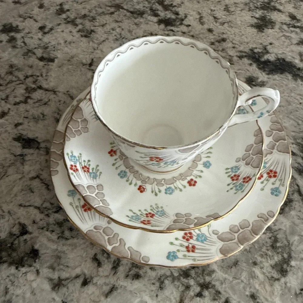 Tuscan Fine English Bone China Three Piece Cup & Saucer Set Floral